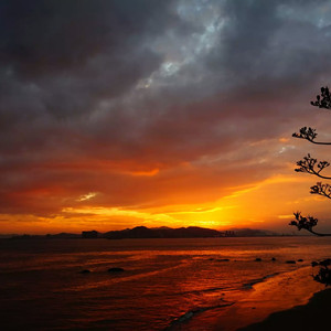 娇妻第一次找单男拍摄
